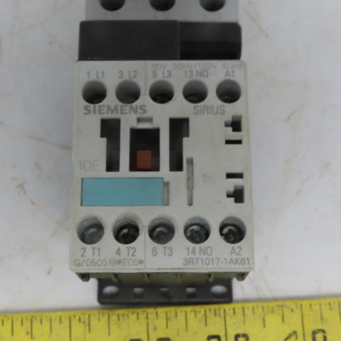 Siemens 3RV1021-4CA10 Motor Starter W/3RT1017-1AK61 Contactor