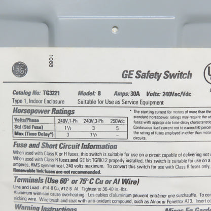General Electric TG3221 Model 8 30A 240V 2P 1PH Fusible Safety Disconnect Switch