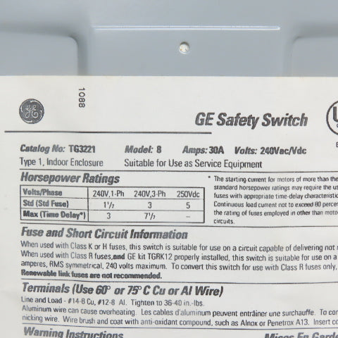General Electric TG3221 Model 8 30A 240V 2P 1PH Fusible Safety Disconnect Switch