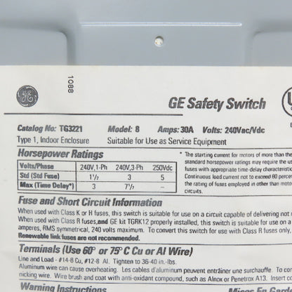 General Electric TG3221 Model 8 30A 240V 2P 1PH Fusible Safety Disconnect Switch