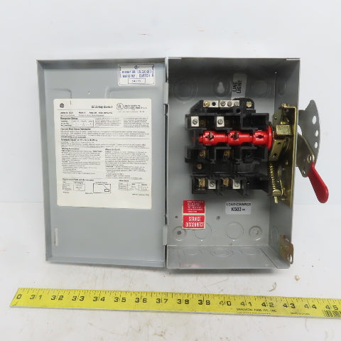 General Electric TG3221 Model 8 30A 240V 2P 1PH Fusible Safety Disconnect Switch