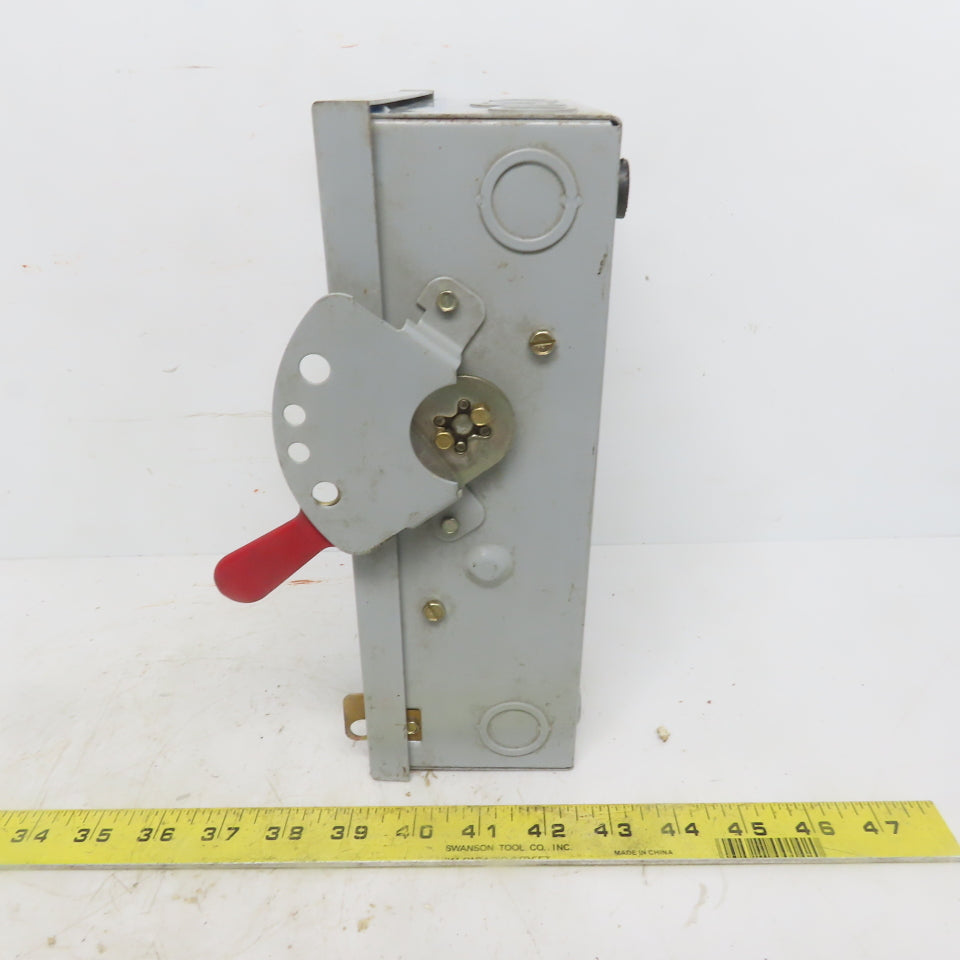 General Electric TG3221 Model 8 30A 240V 2P 1PH Fusible Safety Disconnect Switch