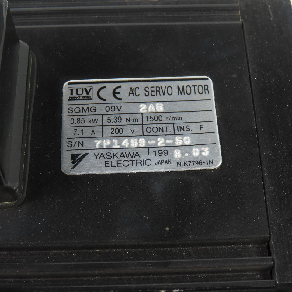 Yaskawa SGMG-09V 2AB 200V AC Servo Motor 1500RPM 7.1A 3/4" Shaft