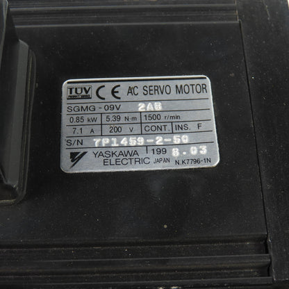 Yaskawa SGMG-09V 2AB 200V AC Servo Motor 1500RPM 7.1A 3/4" Shaft