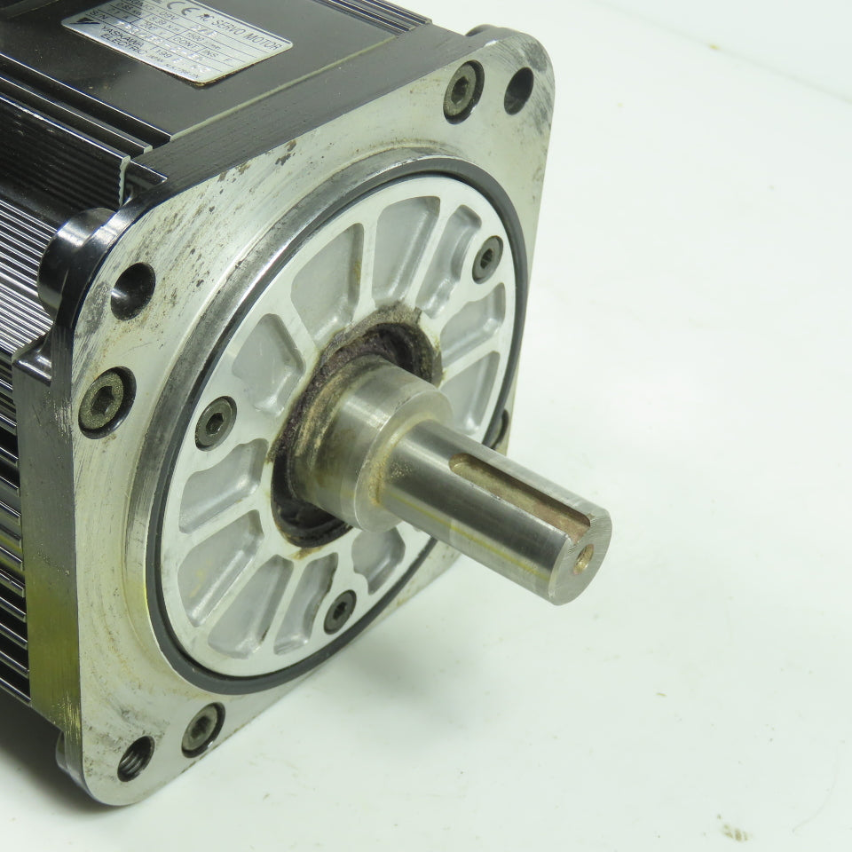 Yaskawa SGMG-09V 2AB 200V AC Servo Motor 1500RPM 7.1A 3/4" Shaft