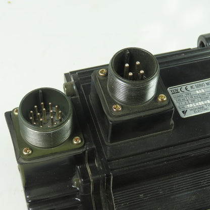 Yaskawa SGMG-09V 2AB 200V AC Servo Motor 1500RPM 7.1A 3/4" Shaft