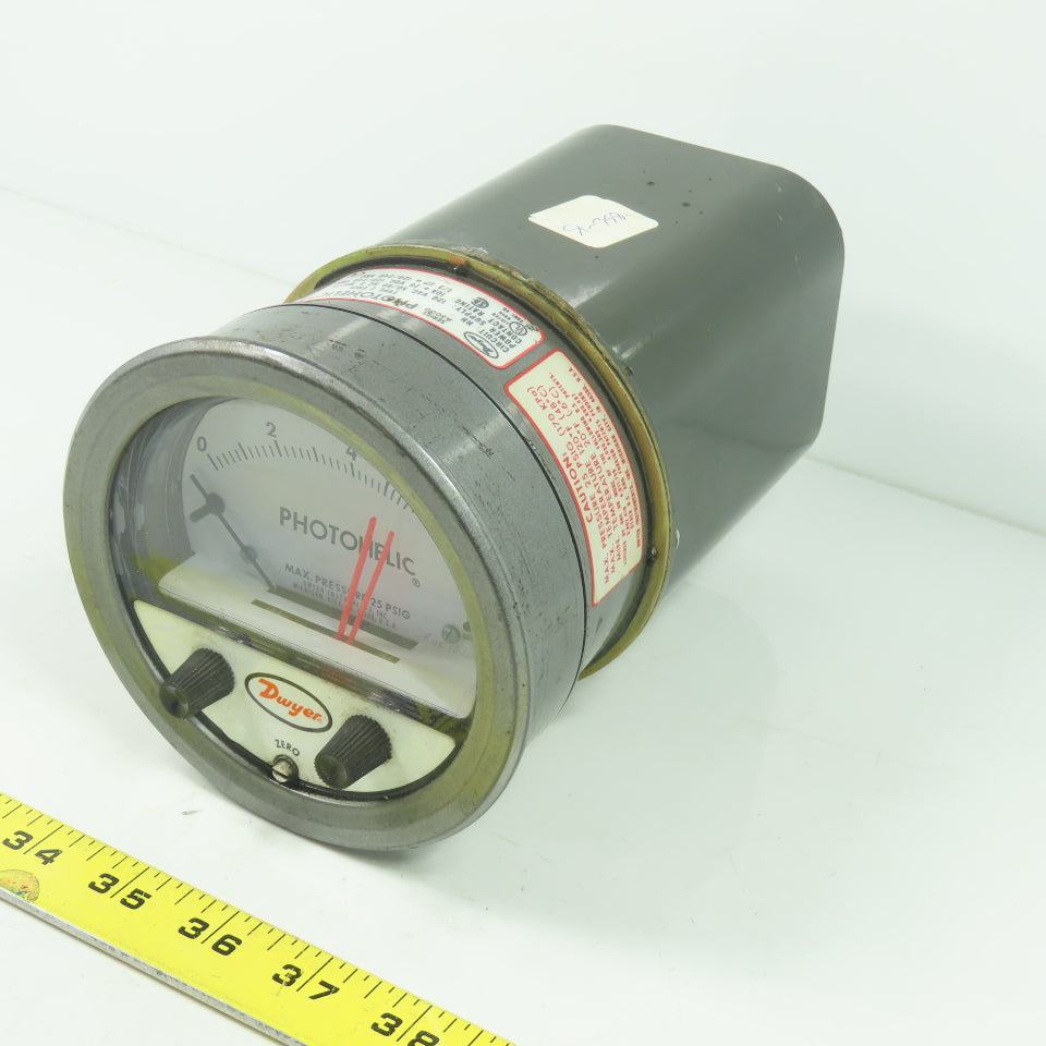 Dwyer A3000 120VAC Photohelic Pressure Switch Gauge 0-8" Water 25PSIG