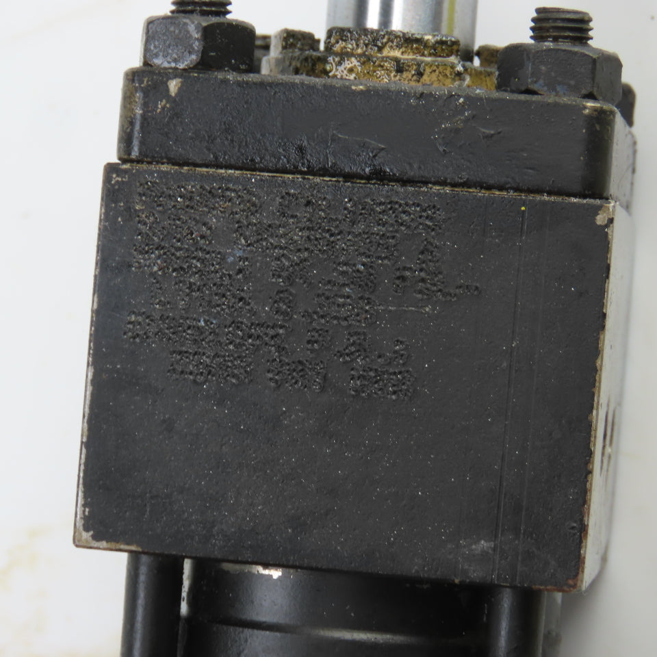 Parker Double Acting Hydraulic Cylinder 1.5" Bore 8" Stroke 5/8" Rod 3000 PSI