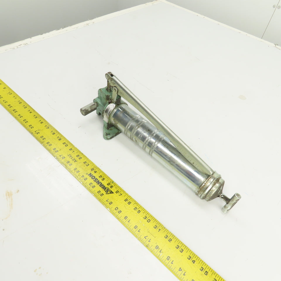 Lincoln Industrial 83817 Manual Grease Pump 0.1 in³/stroke 1 LB Reservoir