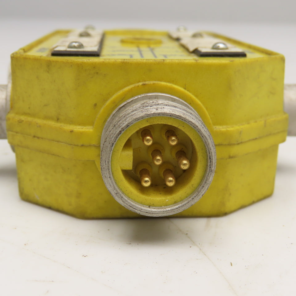 Daniel Woodhead Brad Harrison 702P401G 4 Way Power Distribution Interface Box