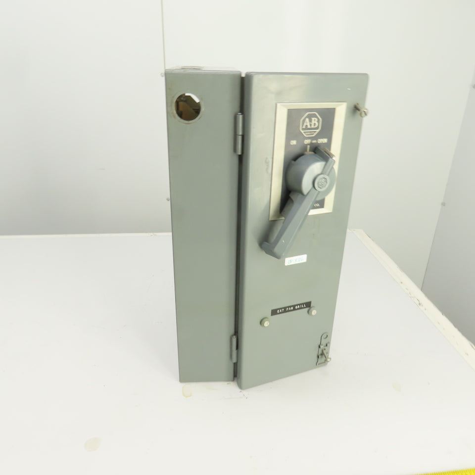 Allen Bradley 712AAA43-103 Ser K Nema Size 0 Combination Starter 2-5HP W/Disc
