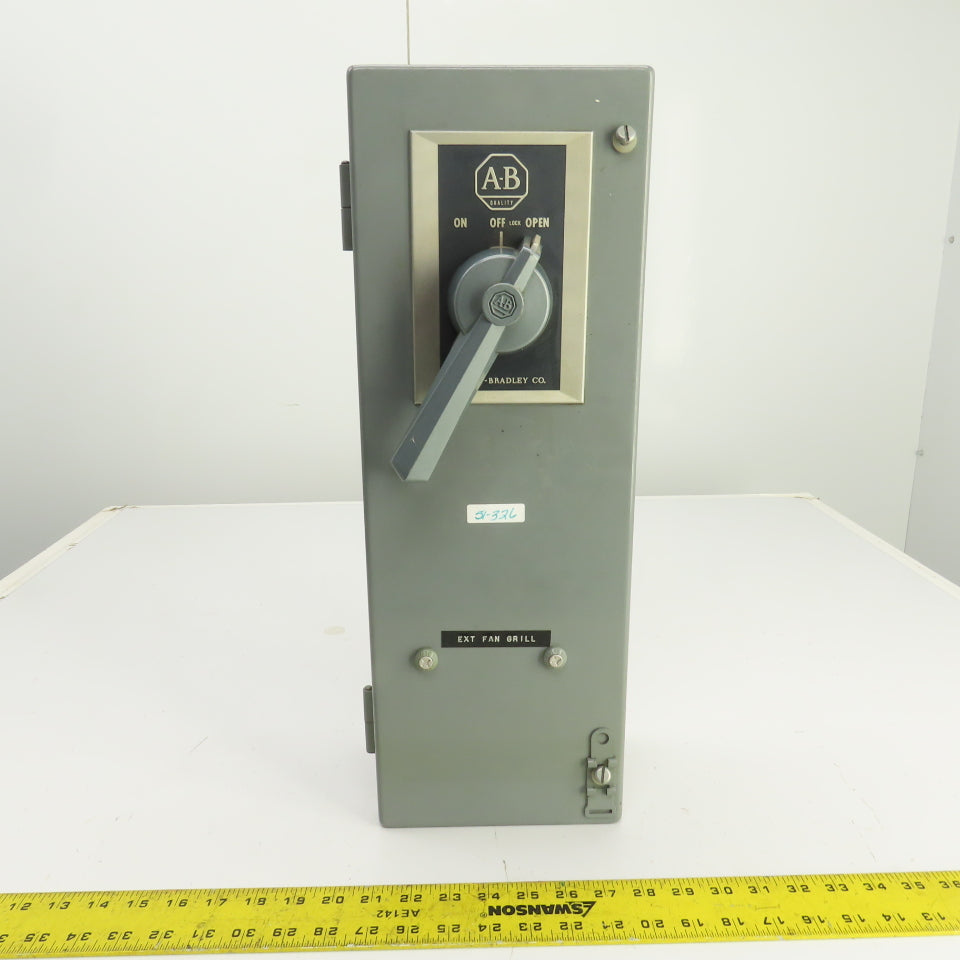 Allen Bradley 712AAA43-103 Ser K Nema Size 0 Combination Starter 2-5HP W/Disc