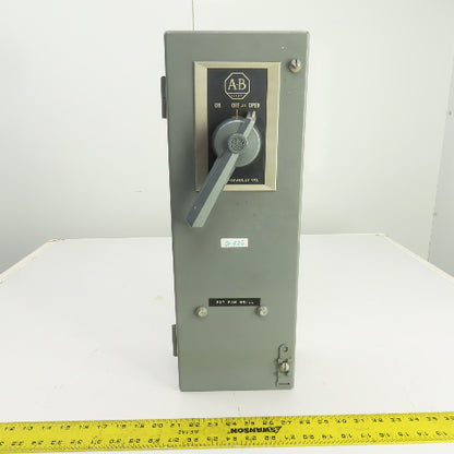 Allen Bradley 712AAA43-103 Ser K Nema Size 0 Combination Starter 2-5HP W/Disc