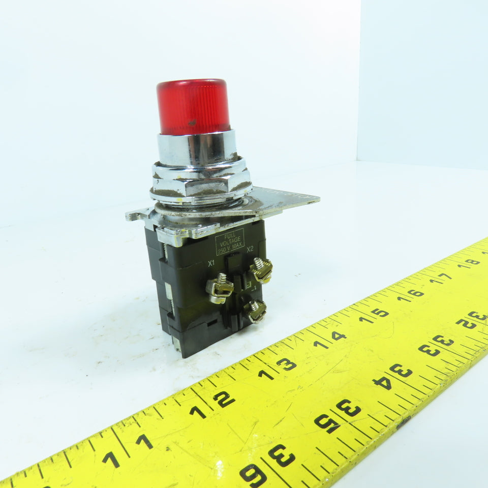 Cutler Hammer 10250T Momentary Contact Illuminated Red Push Button 250V
