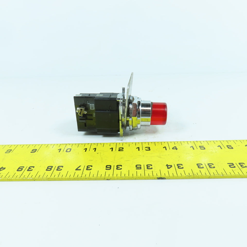 Cutler Hammer 10250T Momentary Contact Illuminated Red Push Button 250V