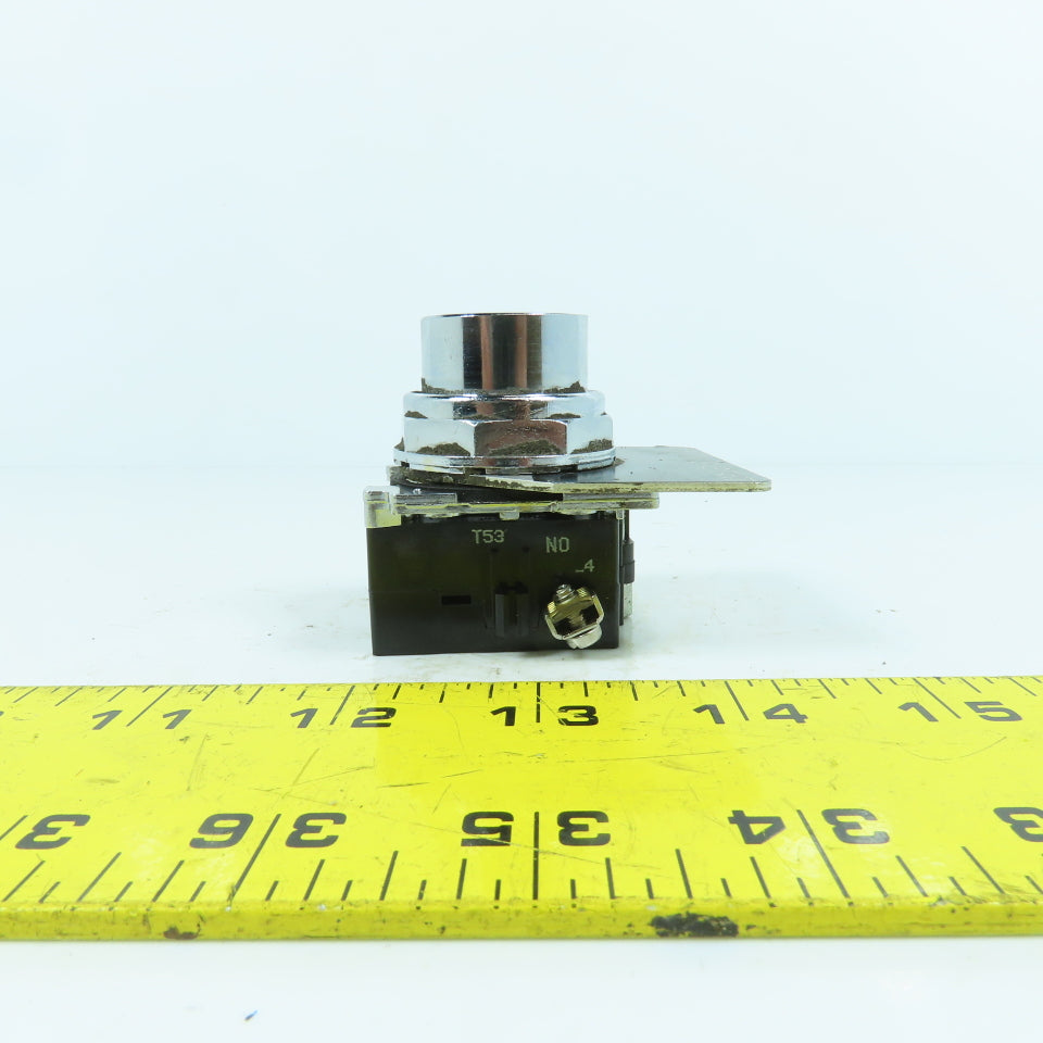 Cutler Hammer 10250T Momentary Contact Green Push Button 600V