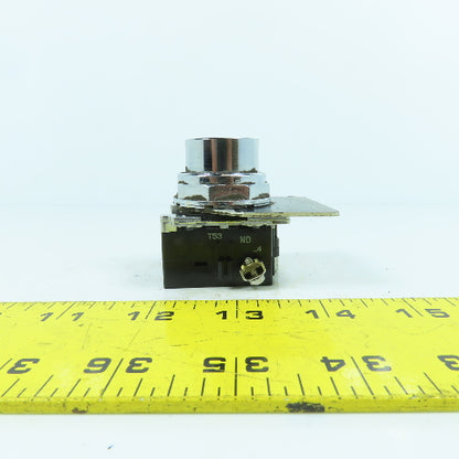 Cutler Hammer 10250T Momentary Contact Green Push Button 600V