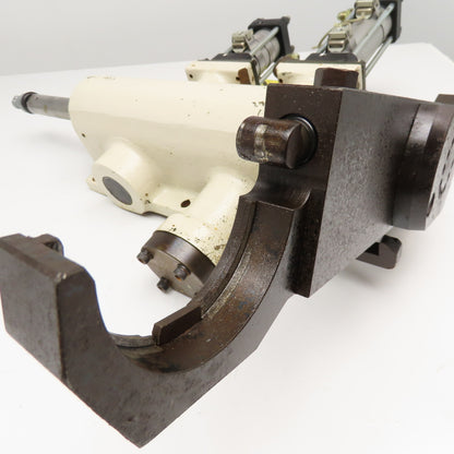 Mitsubishi M-V55B ATC Automatic Tool Changer Arm Assembly CAT 40