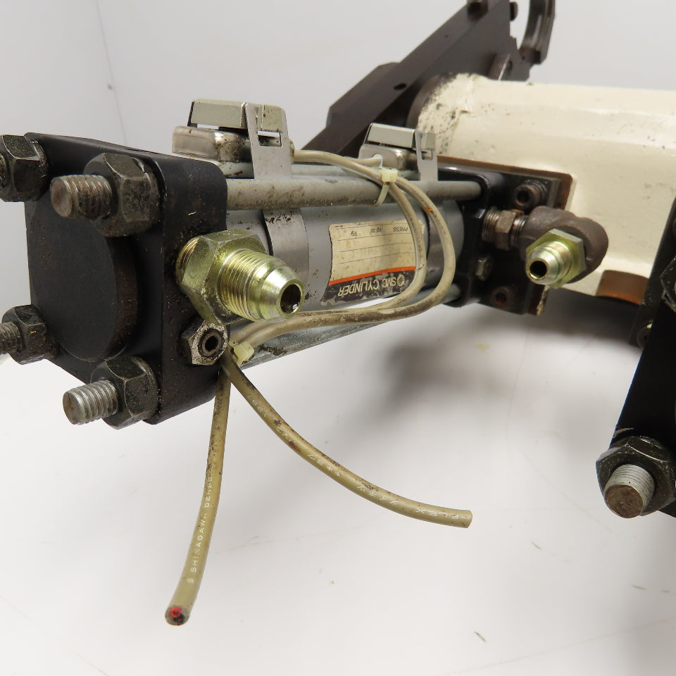 Mitsubishi M-V55B ATC Automatic Tool Changer Arm Assembly CAT 40
