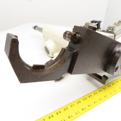 Mitsubishi M-V55B ATC Automatic Tool Changer Arm Assembly CAT 40