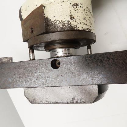 Mitsubishi M-V55B ATC Automatic Tool Changer Arm Assembly CAT 40