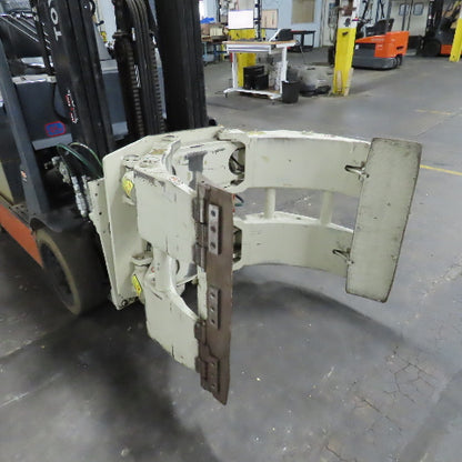 Cascade 45F-RC-01A Paper Roll Clamp Rotator Lift Truck Attachment 4500Lb Cap