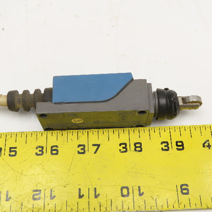 Matsushita AZ8112CE 250V Cam Roller Plunger Mini Limit Switch