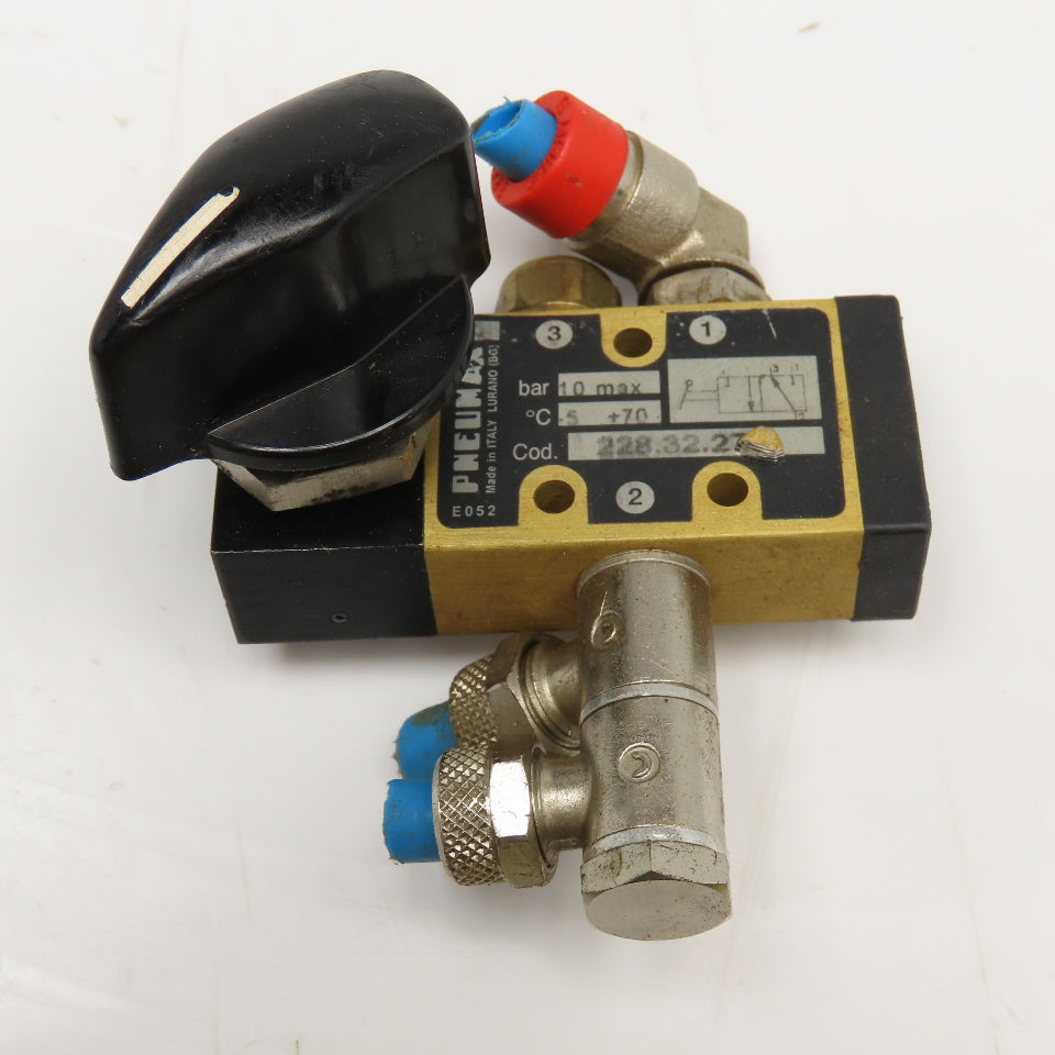 Pneumax 229.32.27 2 Position Manually Actuated Pneumatic Valve G1/8" 145PSI