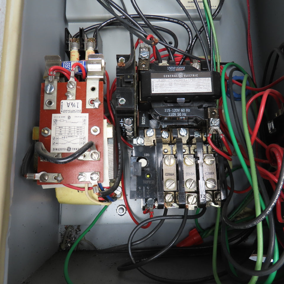 GE 300-Line Control Size 1 Combination Starter Disconnect 600V 10Hp 110V Coil
