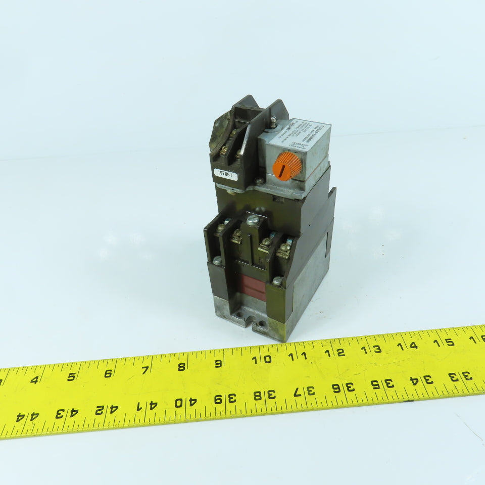 Cutler Hammer D26MB 10A 600VAC Power Relay W/ D26MT Timer Relay 1-180 Second