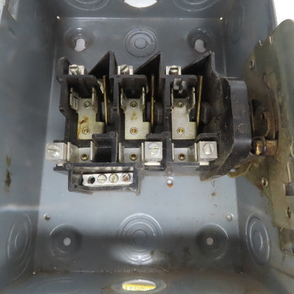 Square D D321N Ser E2 30A 240V 3 Pole Fusible Safety Disconnect Switch