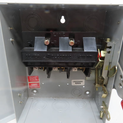 General Electric THN3361 30A 600V 3 Pole Non-Fusible Safety Disconnect Switch