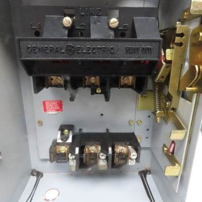 General Electric TH3361J Model 10 30A 600V 3P Fusible Safety Disconnect Switch