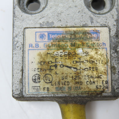 Telemecanique MS02S02-00 125/250V AC Cam Roller Limit Switch