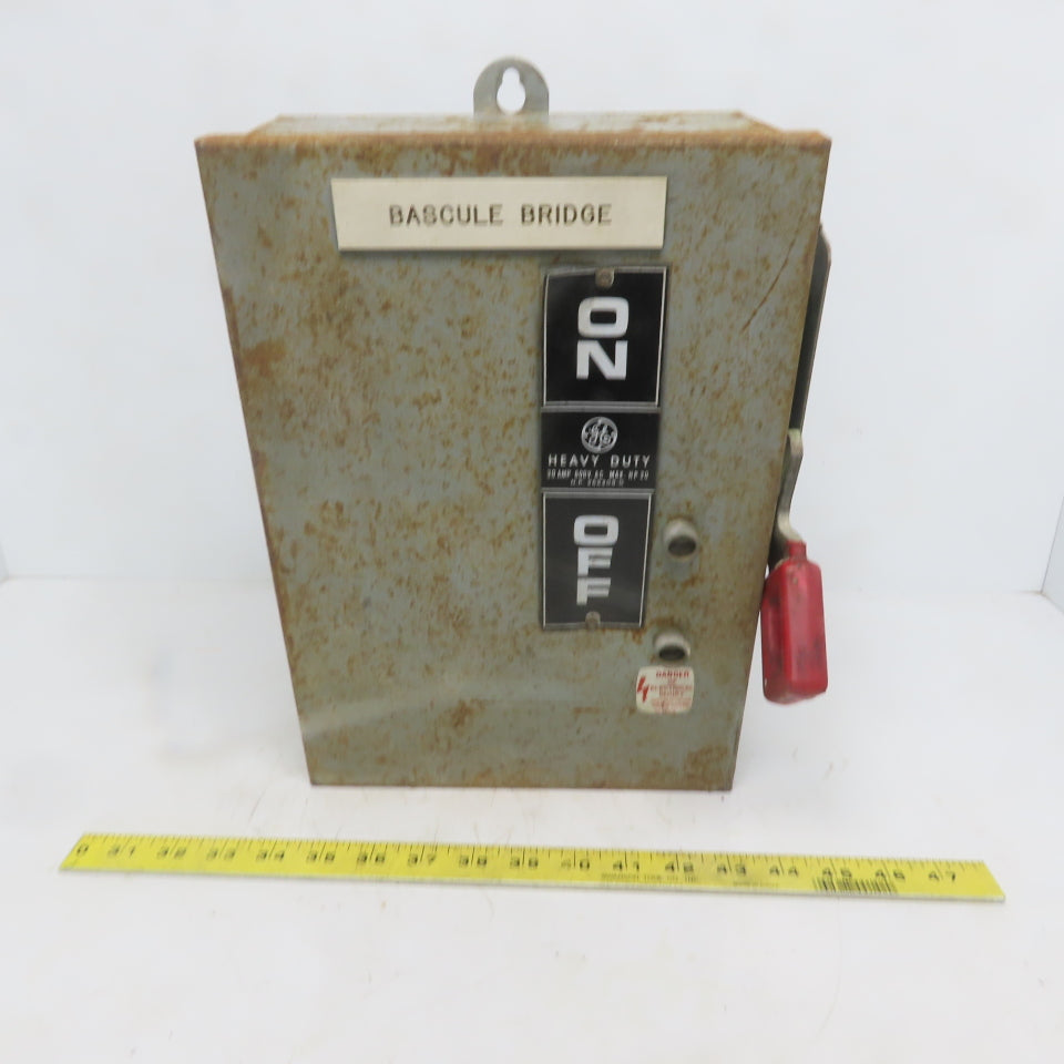 General Electric TH3361J Model 10 30A 600V 3P Fusible Safety Disconnect Switch