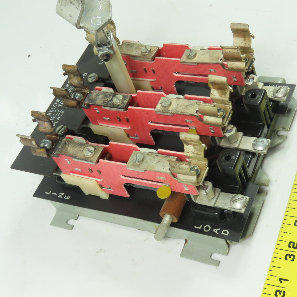 General Electric THC31 Fusible Disconnect Switch 600VAC 30A 3PH
