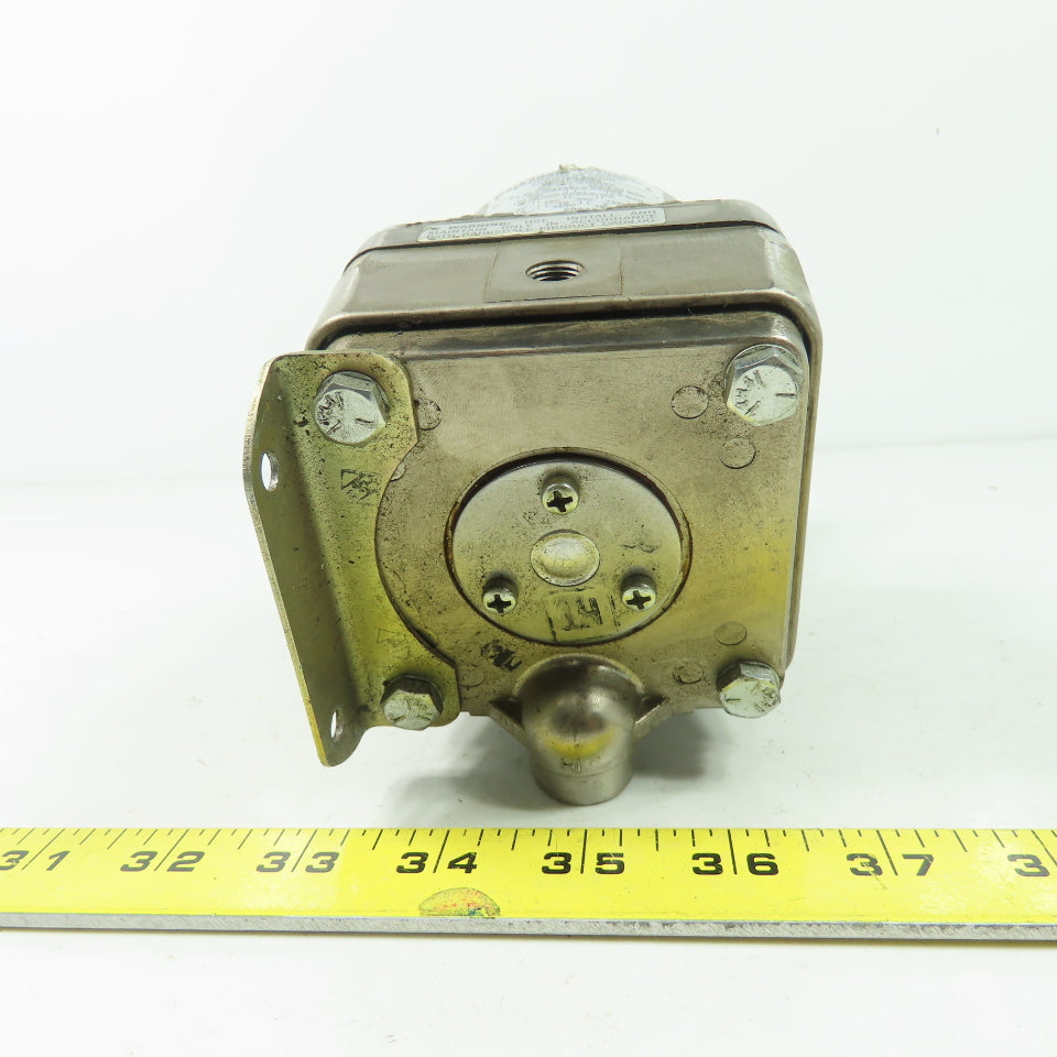 Barksdale DPD2T-A80SS Differential Pressure Switch 160PSI 1/8" NPT