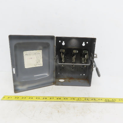 Square D D-91351 Ser A3 30A 240V 3 Pole Non -Fused Safety Switch Disconnect