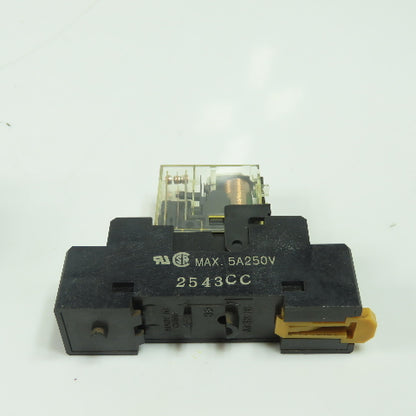G2R-2-SN 24VDC Relay W/ Socket Base Lot Of 10