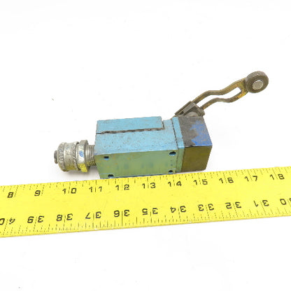 Micro Switch LSZ7A1A2 600VAC 10A Cam Roller Limit Switch Offset Arm