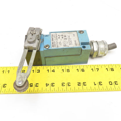 Micro Switch LSZ7A1A2 600VAC 10A Cam Roller Limit Switch Straight Arm