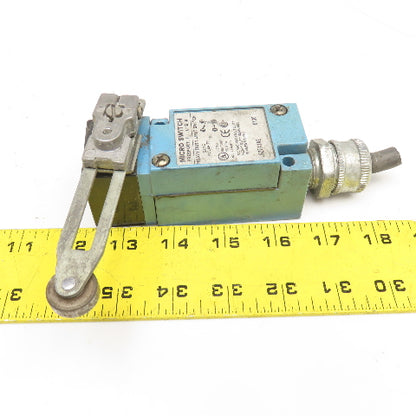 Micro Switch LSZ7A1A2 600VAC 10A Cam Roller Limit Switch Straight Arm