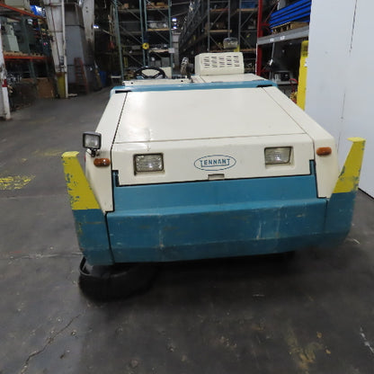 Tennant 810 Rider Parking Lot Floor Industrial Warehouse Sweeper LP-Needs Repair