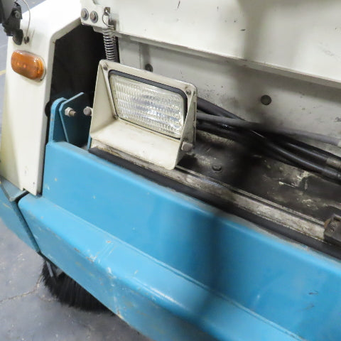 Tennant 810 Rider Parking Lot Floor Industrial Warehouse Sweeper LP-Needs Repair