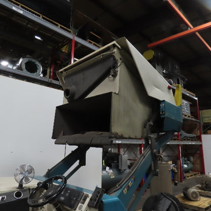 Tennant 810 Rider Parking Lot Floor Industrial Warehouse Sweeper LP-Needs Repair