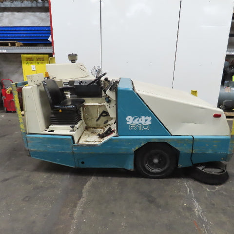Tennant 810 Rider Parking Lot Floor Industrial Warehouse Sweeper LP-Needs Repair