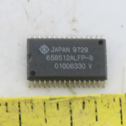 Hitachi 658512ALFP-8 ic Chip Lot of 44
