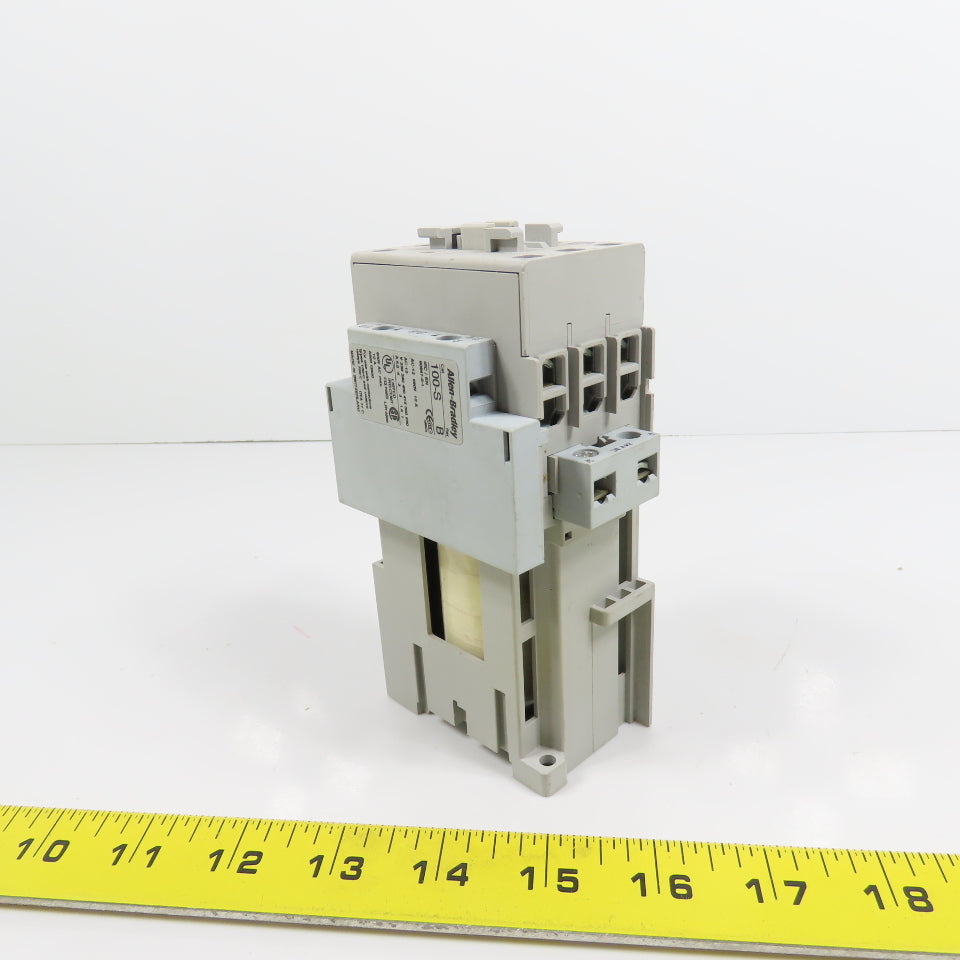 Allen Bradley 100-C30Z*00 Ser C C30 600VAC Contactor 24VDC Coil 2-25HP