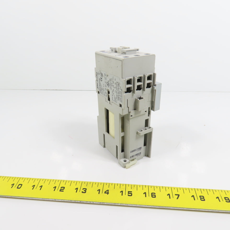 Allen Bradley 100-C30Z*00 Ser C C30 600VAC Contactor 24VDC Coil 2-25HP