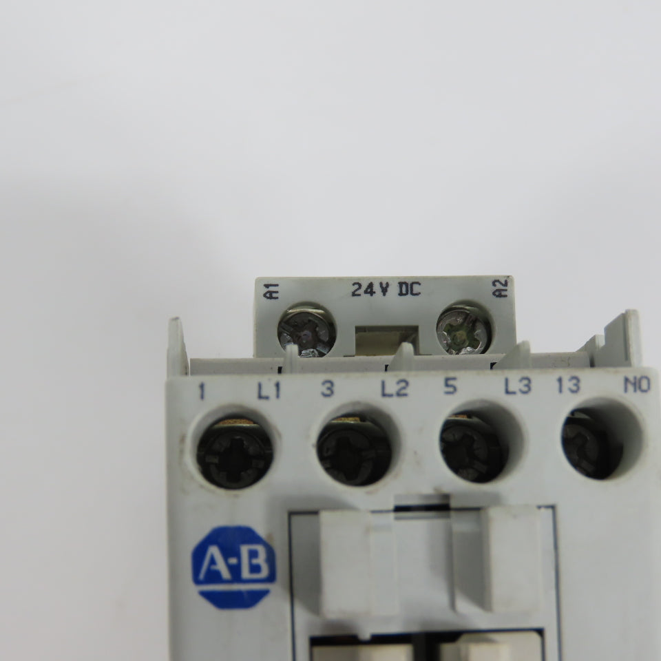 Allen Bradley 100-C09Z*10 Ser A 25A 600VAC Contactor 24VDC Coil 2-7.5HP